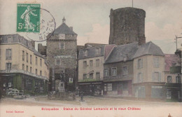 50 - BRICQUEBEC - STATUE DU GENERAL LEMAROIS ET LE VIEUX CHATEAU - Bricquebec