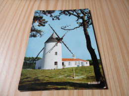 En L'île De Noirmoutier (85).L'Epine - Le Moulin De La Bosse. - Ile De Noirmoutier