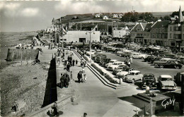 14* ARROMANCHES LES BAINS    Place De La Liberaion – Musee (CPSM 9x14cm)    RL21,1670 - Arromanches