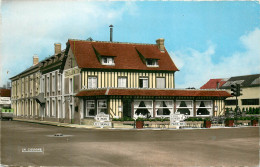 14* PONT L EVEQUE   Hotel Du « lion D Or »  (CPSM 9x14cm)     RL21,1609 - Pont-l'Evèque