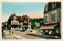 14* BLONVILLE  La Mairie Et La Poste  (CPSM 9x14cm)      RL21,1571 - Autres & Non Classés