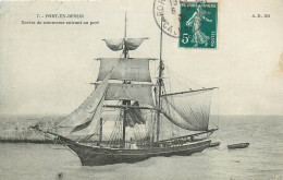 14* PORT EN BESSIN    Navire De Commerce Entrant Au Port    RL21,1523 - Port-en-Bessin-Huppain