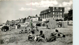 14* BLONVILLE  S/MER   La Plage Et Grand Hotel – (CPSM 9x14cm)   RL21,1410 - Autres & Non Classés