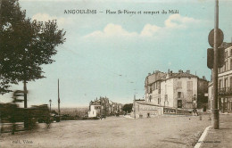 16* ANGOULEME   Place St Pierre Et Rempart Du Midi   RL21,2004 - Angouleme