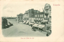 14* TROUVILLE  Place De L Hotel De Ville  RL21,1719 - Trouville