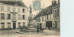 91* LA FERTE ALAIS  Place Et Monument Carnot       RL32,0412 - La Ferte Alais