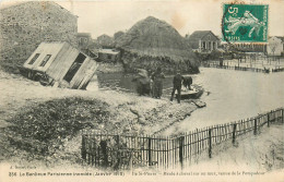 94* ALFORTVILLE  Crue 1910  - Ile St Pierre   Meule A Cheval Sur Un Mur    RL32,1044 - Alfortville