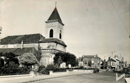 93* ROMAINVILLE Eglise Et Rue Carnot  CPSM (9x14cm)      RL32,0715 - Romainville