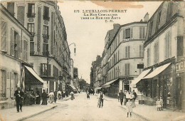 92* LEVALLOIS PERRET   La Rue Chevalier       RL32,0617 - Levallois Perret