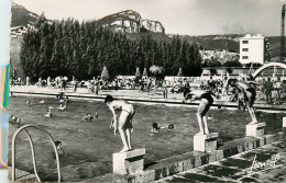 73* CHAMBERY  Piscine  (CPSM Format 9x14cm)       RL43,0342 - Chambery