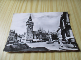 Moulins (03).Place De L'Hôtel De Ville Et Jacquemart. - Moulins