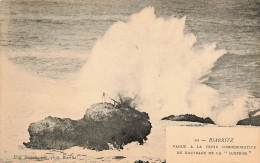 Biarritz Vague A La Croix Commemorative Du Naufrage De La Surprise - Biarritz