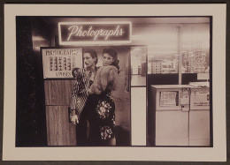 Carte Postale - Bill And Joanne Hanging Out At The Bus Depot (1975) - Marc Hauser Photography - Photographs