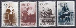 Niederlande  Mi. 1039-1042 Postfrisch  Voor Het Kind 1974 (80103 - Altri & Non Classificati