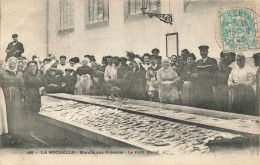 CPA La Rochelle-Marché Aux Poissons-Petit Encan-188-Timbre   L2937 - La Rochelle