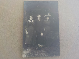 CPA -  AU PLUS RAPIDE - CARTE PHOTO -  PHOTO DE FAMILLE  -    VOYAGEE  TIMBREE 1913 - Photographs