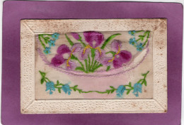 Carte Avec Bords Damassés Pochette Brodée Avec Petit Napperon Rose Avec De La Dentelle  à L'intérieur - Brodées