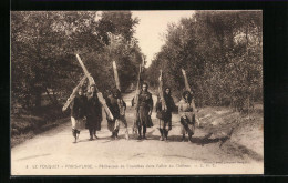 CPA Le Touquet-Paris-Plage, Pecheuses De Crevettes Dans L`allée Du Chateau, Krebsfischerinnen Auf Dem Heimweg  - Le Touquet