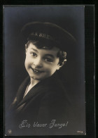 AK Ein Blauer Junge, Kleiner Matrose In Uniform Mit Mützenband, Kinder Kriegspropaganda  - War 1914-18