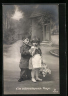 AK Eine Schwerwiegende Frage, Kleiner Soldat Und Mädchen Mit Blumenkorb, Kinder Kriegspropaganda  - Weltkrieg 1914-18