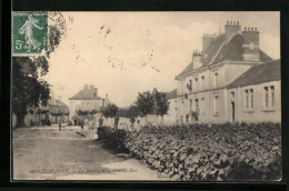 CPA Montlivault, La Mairie Et La Grande-Rue  - Other & Unclassified