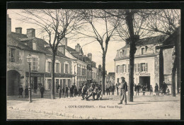 CPA Cour-Cheverny, Place Victor-Hugo  - Cheverny