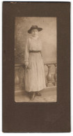 Fotografie Frida Wrede, Ludwigslust, Junge Dame In Modischer Kleidung  - Anonymous Persons