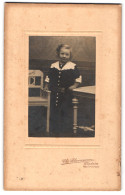 Fotografie Chr. Schwennesen, Tondern, Westerstrasse, Lächelndes Kleines Mädchen Im Kleid Mit Spitzenkragen  - Anonyme Personen