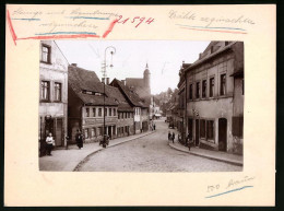 Fotografie Brück & Sohn Meissen, Ansicht Penig I. Sa., Leipzigerstrasse, Sattlerei Oswald Landgraf, Korbmacher E. Ben  - Lieux