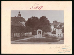 Fotografie Brück & Sohn Meissen, Ansicht Frauenstein I. Erzg., Partie Am Denkmal Mit Kirche  - Lieux