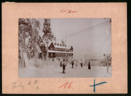 Fotografie Brück & Sohn Meissen, Ansicht Oberbärenburg I. Erzg., Skifahrer Am Berghotel Friedrichshöhe Im Winter  - Plaatsen