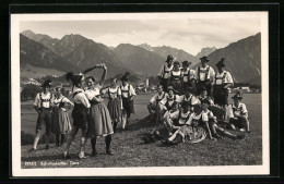 AK Oberstdorf, Schuhplattler Tanz Vor Ortschaft Und Alpenkulisse  - Dance