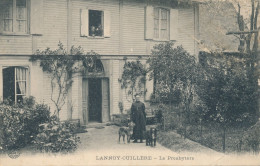 Lannoy Cuillère (60 Oise) Le Presbytère - Le Curé Et Ses Chiens - Circulée (236 Habitants) - Sonstige & Ohne Zuordnung
