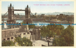 R628806 London. Tower Bridge And River Thames. British Production - Autres & Non Classés