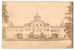 Fotografie Unbekannter Fotograf, Ansicht Weimar, Blick Auf Das Schloss Belvedere, 1883  - Orte