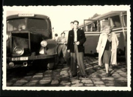 Fotografie Bus Mercedes Benz, Reisebus - Omnibus Mit Schild Sonderfahrt  - Automobiles