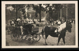 Fotografie Soldaten Der Reichswehr Während Einer Kutschfahrt Bei Einem Volksfest  - Krieg, Militär