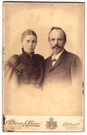 Fotografie Andersen & Klemm, Stuttgart, Charlottenstr. 8, Bürgerliches Paar In Hübscher Kleidung  - Anonymous Persons