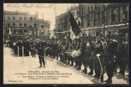 CPA Bar-le-Duc, Place Reggio, Drapeau Et Fanfare Du 25e Bataillon De Chasseurs A Pied De St-Mihiel  - Saint Mihiel
