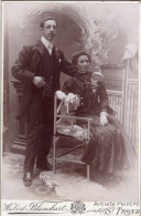 Grande Photo CDV D'un Couple élégant Posant Dans Un Studio Photo A St-Trond ( Belgique ) - Ancianas (antes De 1900)