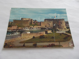 BREST ( 29 Finistere )  JARDINS DEVANT LE CHATEAU  BATEAUX DE GUERRE MILITAIRES 1973 - Brest