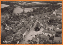 CPSM  De 56  GUEMENE    Place De La Mairie     Vue  Aérienne   Non écrite - Guemene Sur Scorff