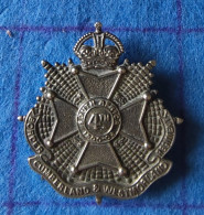 Insigne De Casquette En Métal Blanc Du 4e Bataillon Cumberland And Westorland Border Regiment - 1914-18