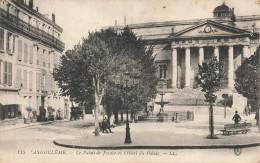 ANGOULEME : LE PALAIS DE JUSTICE ET L'HOTEL DU PALAIS - Angouleme