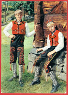 Norvège - Norway - Norge - Gutter I Bunader Fra Hallingdal - Hol Bygdemuseum - National Costumes Hallingdall - Noorwegen