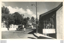 CARTE PHOTO SAIGON OU ENVIRONS ET CITROEN TRACTION - Vietnam