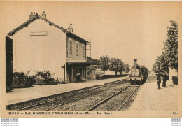 LA GRANDE PAROISSE LA GARE  AVEC LE TRAIN - Sonstige & Ohne Zuordnung