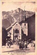 74 - Haute Savoie -  CHAMONIX - L'église - Sortie De La Messe - Chamonix-Mont-Blanc