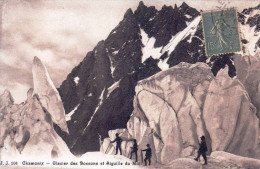 74 - Haute Savoie - CHAMONIX -   Le Glacier Des Bossons Et L'Aiguille Du Midi - Chamonix-Mont-Blanc