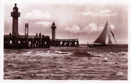 14 - Calvados -  TROUVILLE -  L'entrée Des Jetées - Trouville